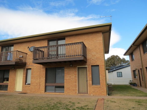 Kirwan Gardens 4 - Dalby Accommodation 3