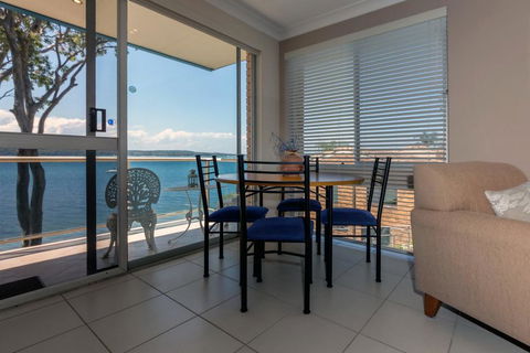 Kooringal, Unit 5/105 Soldiers Point Road - Dalby Accommodation 3