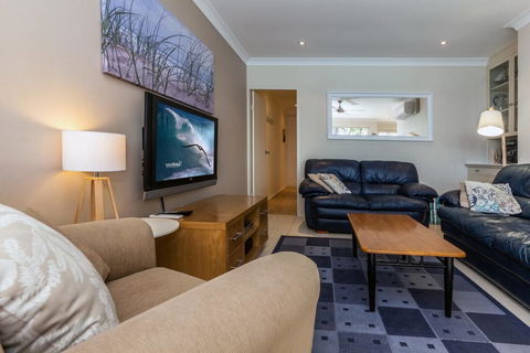 Kooringal, Unit 5/105 Soldiers Point Road - Dalby Accommodation 2