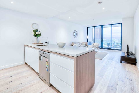 KOZYGURU FORTITUDE VALLEY HIGH LEVEL 2 BED APT + FREE PARKING QFV179-2612 - Dalby Accommodation 1