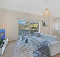 KOZYGURU MARSFIELD WALK TO MACQUARIE UNIVERSITY 3 BEDROOM NMA094 - Dalby Accommodation