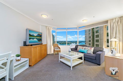 KOZYGURU THE ROCKS HARBOUR BRIDGE VIEW 1 BED APT SWIMMING POOL NTR098 - Dalby Accommodation 0