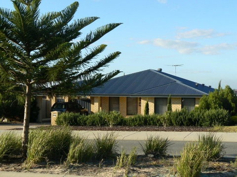 La Mer - Home With A Pool - Dalby Accommodation 1
