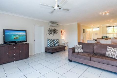 Lagoon 006 - Dalby Accommodation 1