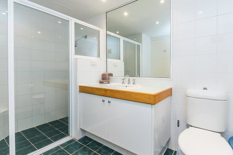 Lagoon 006 - Dalby Accommodation 2