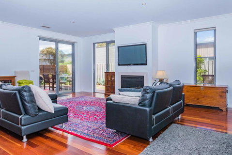 Lahinch Mews - Family Bookings Only - Dalby Accommodation 2