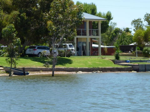 Lake Boga Waterfront Holiday House - Dalby Accommodation 0