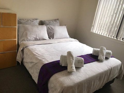 Lake Vista - Dalby Accommodation 1
