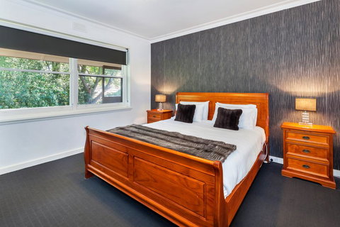 Lake Wendouree Luxury Apartments On Webster - Dalby Accommodation 2