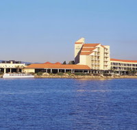 Lakes Hotel - Dalby Accommodation