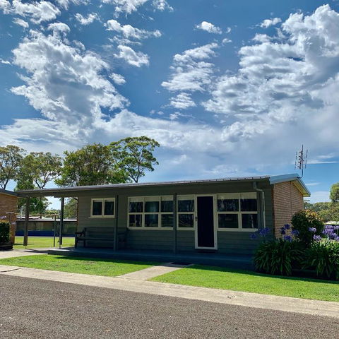 Lakeside Cabins & Holiday Village - Dalby Accommodation 3