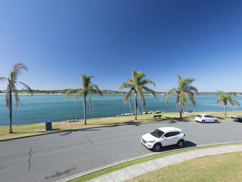Lakeside Flats 1 - Dalby Accommodation 1