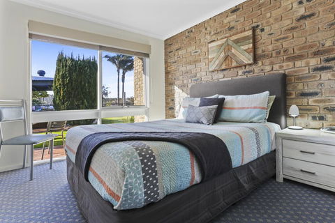 Lakeside Holiday Apartments Merimbula - Dalby Accommodation 1