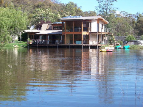 Lakeside Lodge Armidale - Dalby Accommodation 0