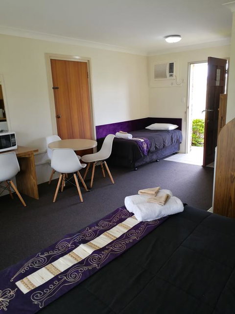 Lakeside Lodge Motel - Dalby Accommodation 3