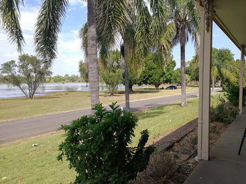Lakeside Lodge Motel - Dalby Accommodation 0