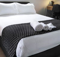Lakeside Retreat  Business - Dalby Accommodation