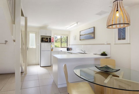 Lakeside Townhouse - Dalby Accommodation 1