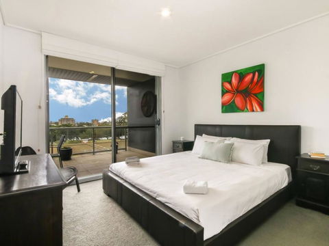 Large 3 Bedroom Apartment With River Views Near The Stadium - Dalby Accommodation 2