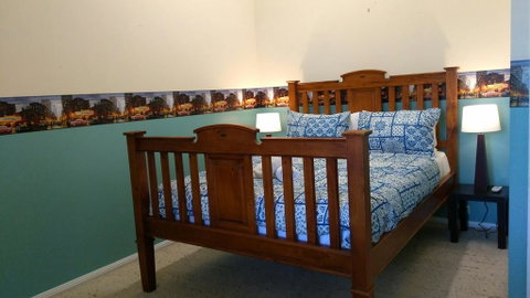 Large 6-Bedroom House With Wifi & Netflix Close To Singleton CBD Hunter Valley - Dalby Accommodation 3