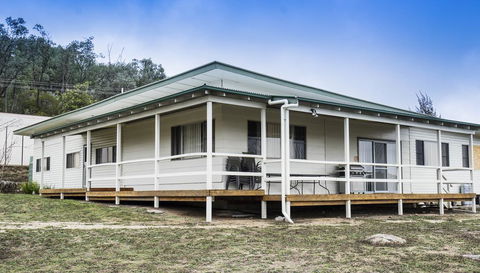 Lavender Vale Cottages - Dalby Accommodation 1
