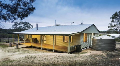 Lavender Vale Cottages - Dalby Accommodation 0