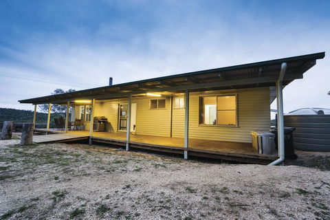Lavender Vale Cottages - Dalby Accommodation 2