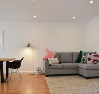 Light And Airy North Bondi Apartment - Dalby Accommodation