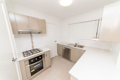 LillyPilly Resort Apartments - Dalby Accommodation 3