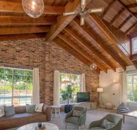 Luxurious Home on 5 Acres Close to CBD - Sleeps 18 - Dalby Accommodation