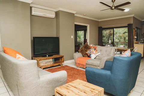 Luxury 3 BDR Apartment Near Beautiful Esplanade - Dalby Accommodation 0