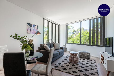 LUXURY APARTMENT / / MOMENTS TO LANE COVE VILLAGE - Dalby Accommodation 0