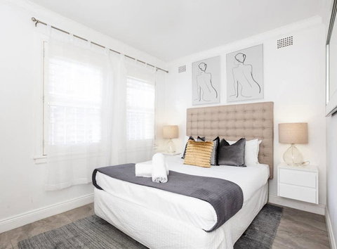 Luxury Escape, In Bellevue Hill Apartment - Dalby Accommodation 2