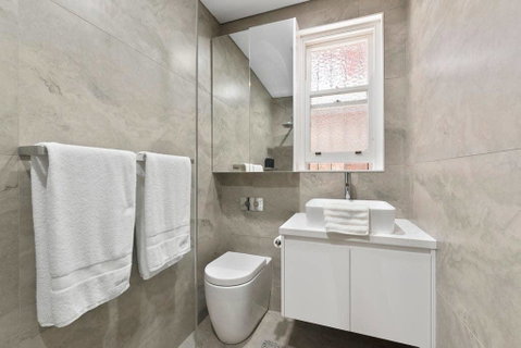 Luxury Escape, In Bellevue Hill Apartment - Dalby Accommodation 1