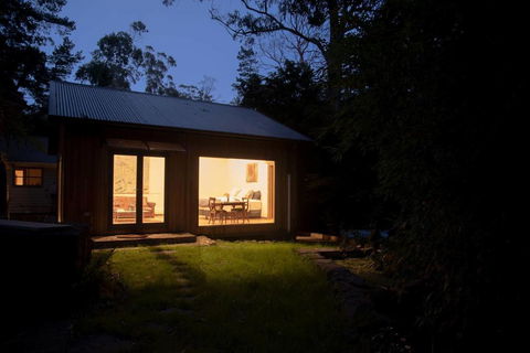 Luxury Forest Retreat - Puffing Billy - Dalby Accommodation 1