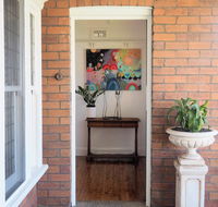 LUXURY IN THE ABSOLUTE HEART OF THE CBD - Dalby Accommodation