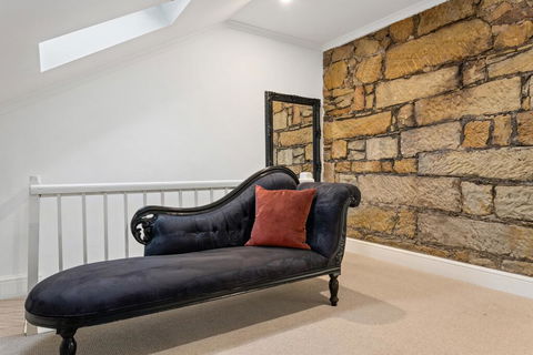 Lythgo's Row Colonial Cottages - Dalby Accommodation 2