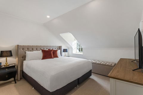 Lythgo's Row Colonial Cottages - Dalby Accommodation 1
