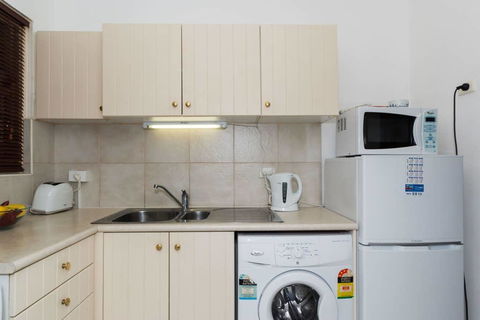 M104 Central Location In Free Transit Zone - Dalby Accommodation 3