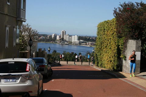 M2 Studio Near Kings Park Free Transit Zone - Dalby Accommodation 3