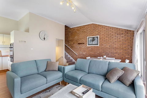 Macadamia Court 6 - Nelson Bay - Dalby Accommodation 3