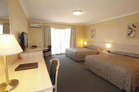 Maclin Lodge Motel - Dalby Accommodation 3