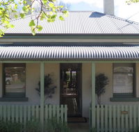 Magnolia Cottage - Dalby Accommodation