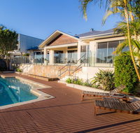 Maureen Waterfront Beach House - Dalby Accommodation