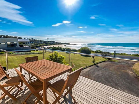 MAVI BEACH HOUSE - Beachfront, Wifi, Views - Dalby Accommodation 0