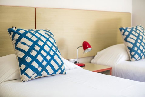 Melton Hotel Auburn - Dalby Accommodation 1