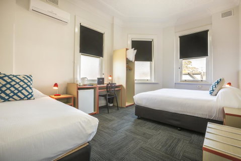 Melton Hotel Auburn - Dalby Accommodation 3