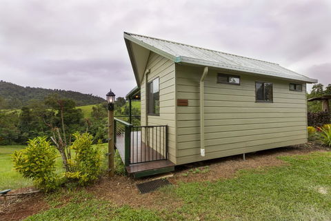 Mena Creek Flower House - Dalby Accommodation 0