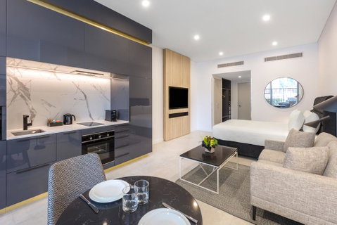 Meriton Suites Broadbeach - Dalby Accommodation 2