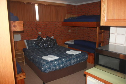 Merrijig Motor Inn - Dalby Accommodation 3
